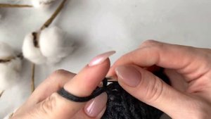 Красивая шапка спицами / Шапка с отворотом / Шапочка спицами / Вязание / Теплая шапка спицами