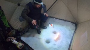 КАРАСЬ ЗИМОЙ!!! ЭТО ВОЗМОЖНО!? МЕЖУРА.