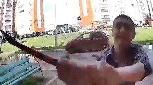 В Башкирии мужчина с топором напал на «умный домофон»