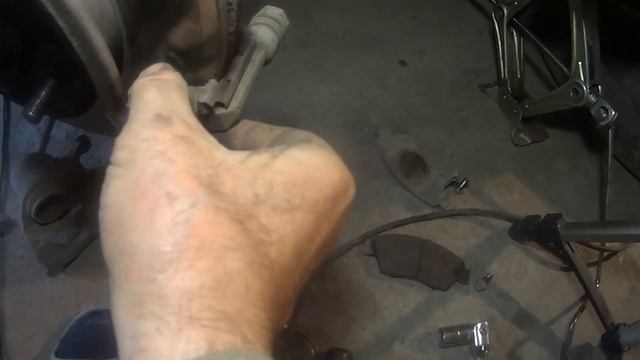 Как заменить передние колодки HONDA CIVIC подробно!How to replace HONDA CIVIC front pads in detail!
