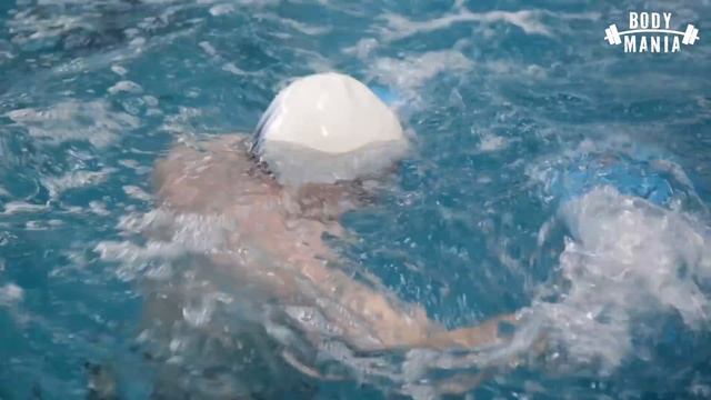 Сила удара в воде! Мясо Рубка смотреть онлайн