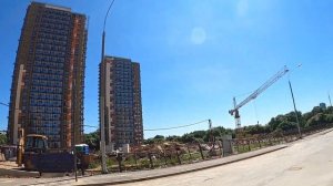 Одна из новостроек Москвы - ЖК "Митинский лес"