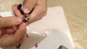 Как насадить мотыля на мормышку или на крючок, для зимней рыбалки