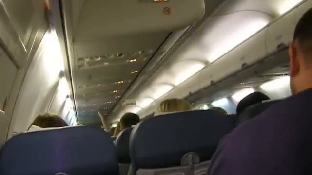 Колбасево в самолёте. Турбулентность (air turbulence) смотреть онлайн