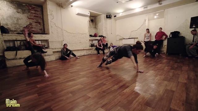 На занятии у Сергея Провоторов | MAINSTREAM смотреть онлайн