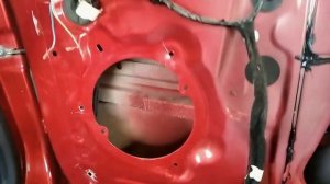 Сандеро 2 / Защита динамиков от воды