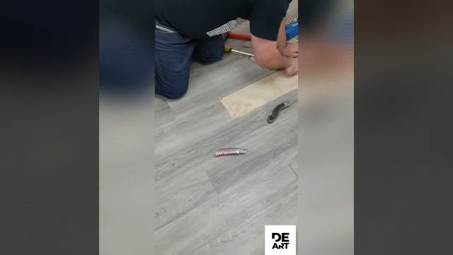 Замена поврежденной плашки кварцвиниловой плитки смотреть онлайн