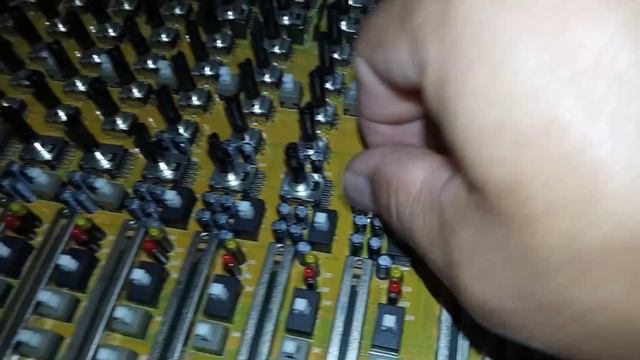 Abrindo Mesa Behringer Xenyx 2442 Usb смотреть онлайн