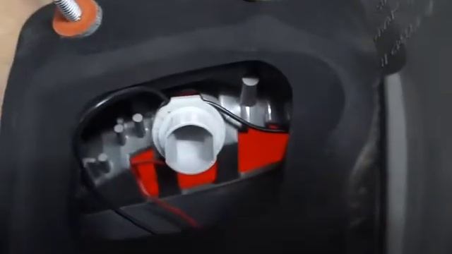 Замена лампочки стоп сигнала BMW X3 (E83) смотреть онлайн