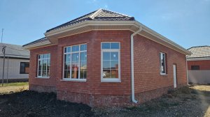 Новый дом с эркером у Ледового дворца Выселки Краснодарский край