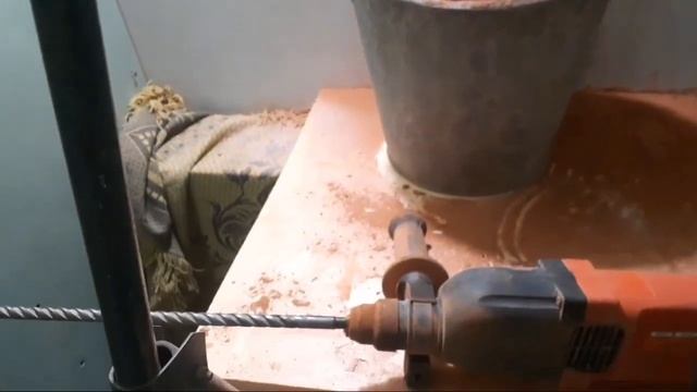Вентиляция в туалете/Сверлим отверстие.(Часть1)