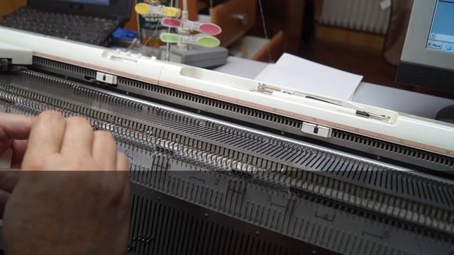 Optimization of the processes of machine knitting with hand manipulated patterns смотреть онлайн