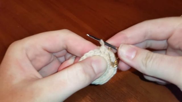 Урок 4. Вязание крючком- кольцо амигуруми, прибавка и убавка в вязании. смотреть онлайн