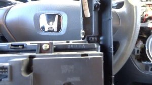 Как снять центральную панель на Хонде Элемент
