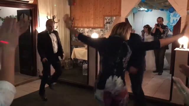 Весёлые песни и моменты на свадьбах смотреть онлайн