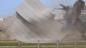 Конвертоплан Osprey разметал покрытие аэродрома в Кембридже. Видео: t.me/wingsofwar