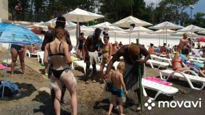 Не ходите дети в Африку гулять,в Африке акулы, в Африке гориллы, в Африке большие злые крокодилы