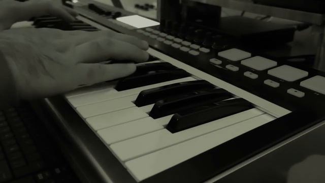 Minimal Ambient Electronic - VICHERVAL - Fury800 Samson Graphite 49 SonikSynth FM7 Focusrite смотреть онлайн