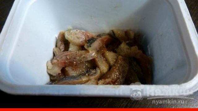 Vegetable salad with herring and apple смотреть онлайн