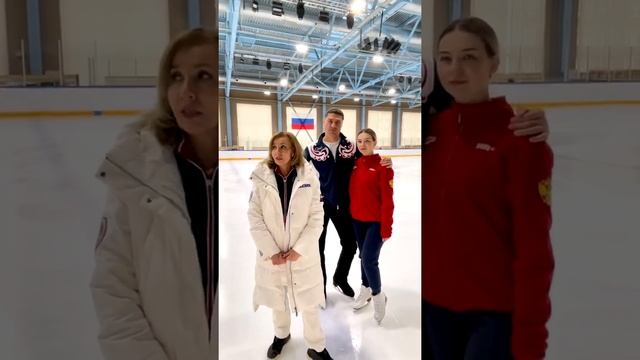 Елена Масленникова, Виталий Новиков и Елизавета Немцева, Mozer team.