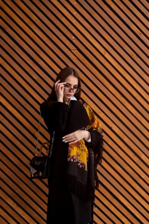 Платок шерстяной с шерстяной бахромой "Рябина", вид 18