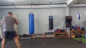 Школа ? бокса. Базовые упражнения в парах: «передвижения». #вскбокс #боксер #бокс #тренер #спорт