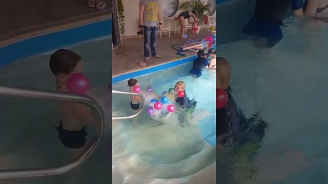 Как научить ребенка плавать и нырять...
Андрей Самойлик в бассейне на тренировке смотреть онлайн
