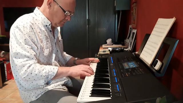 PSR SX700 - PLAISIR D'AMOUR смотреть онлайн