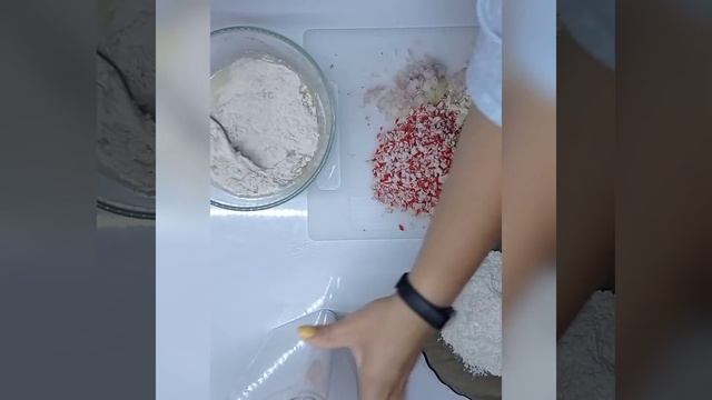 Необычные оладьи с крабовыми палочками. Очень вкусно.