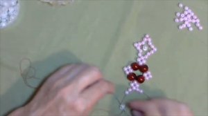 Колье из бисера и бусин в две иголки