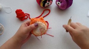 МК Котик колобок  Вяжем из остатков плюша