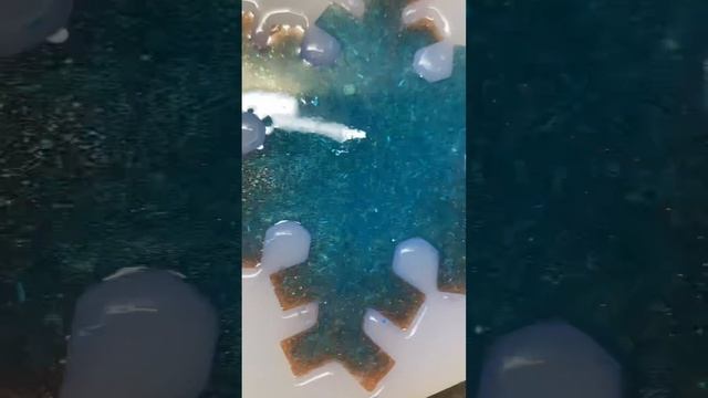 Сделала снежинку из эпоксидной смолы! смотреть онлайн