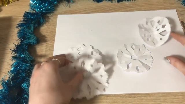 Мастер-класс по изготовлению гирлянды из бумажных снежинок смотреть онлайн