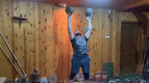 Жим на попа пары гирь по 40 кг