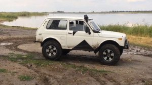 Нива, звук выхлопа.
