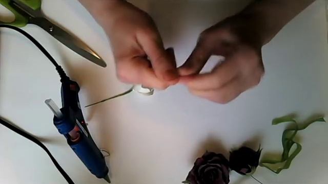Заколка с цветами из фоамирана. Мастер класс.