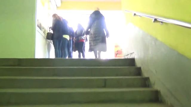 Павловск. Как дойти от Ж/Д станции Павловска к остановке автобуса по подземному переходу. смотреть онлайн