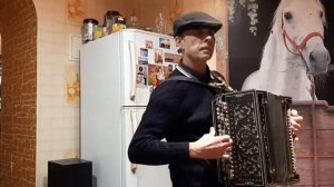 Песня про булочку. Исп. Зерах.