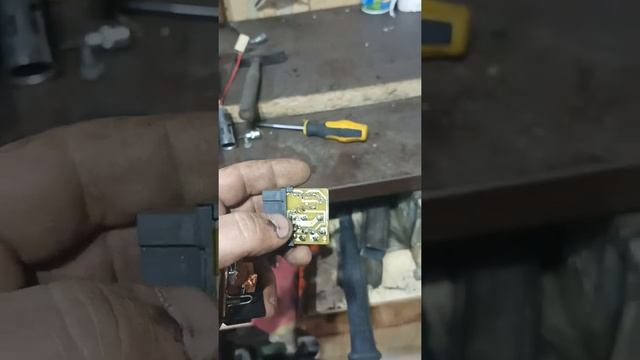 переделка реле поворотов 64223747 под диодные лампы смотреть онлайн