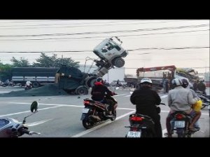 ПОЛНЫЕ ИДИОТЫ НА РАБОТЕ #281 ПЛОХОЙ ДЕНЬ НА РАБОТЕ 2022.Mp4