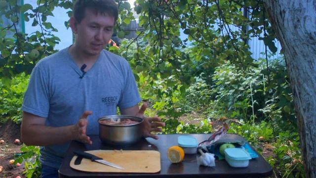 Как приготовить мясо в фольге на костре \ Сочный шашлык в фольге на костре