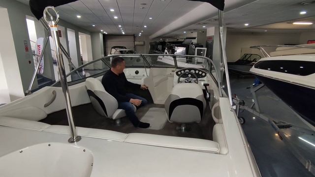 Катер Stingray 191 RX - боурайдер, достойный вашего внимания смотреть онлайн