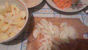 Вкусный овощной суп на мясном бульоне!)