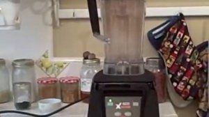Измельчение косточек финика в блендере KING MIX