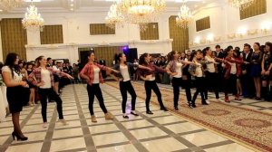 студенты"  Наши студенты танцуют молодежный танец