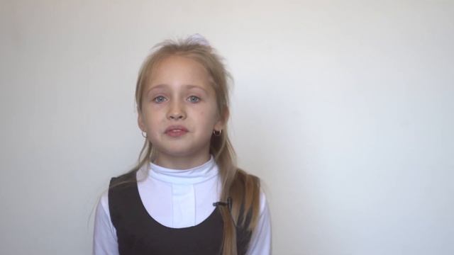 "Тётя Мотя в розовом капоте" Сергей Есенин читает Ксения Верещак смотреть онлайн