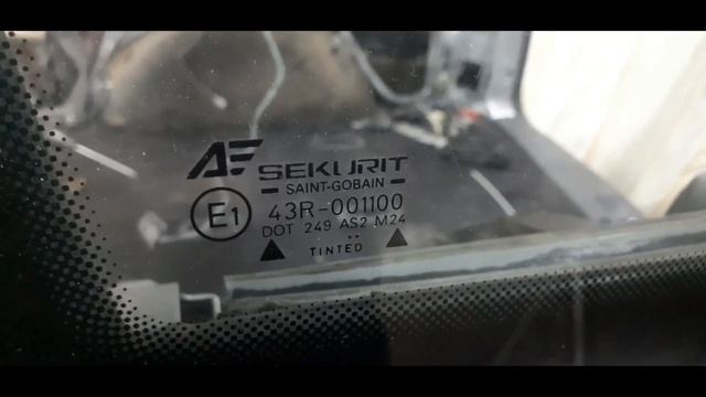 VW sharan 45-ая серия. Вставляем лобовое и прикручиваем боковые стёкла. смотреть онлайн