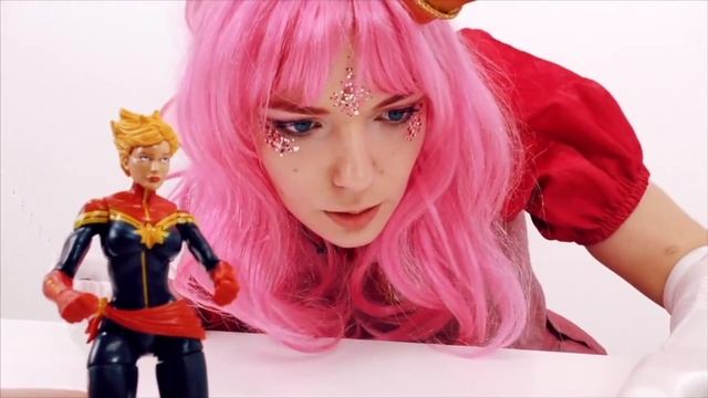 ФЕЯ СОФИЯ В СУПЕР ШКОЛЕ - НОВЫЙ УРОК - ИЗ ЧЕГО ДЕЛАЮТ ШЁЛК? смотреть онлайн