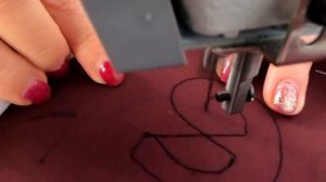 Как выполнить аппликацию на обычной швейной машинке. Готовим аппликацию гепарда для костюма.mp4