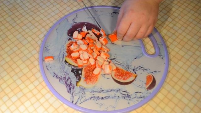 САМЫЙ ВКУСНЫЙ САЛАТ С КРАБОВЫМИ ПАЛОЧКАМИ. САЛАТ КРАСНОЕ МОРЕ.  ОЧЕНЬ ВКУСНО И БЫСТРО.